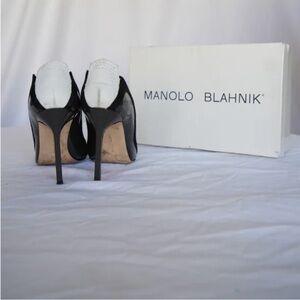 Manolo Blahnik Elegant Black Heels